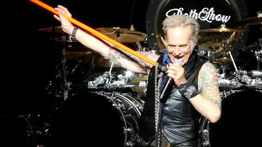 David Lee Roth returns live on stage after five-year break, thrilling rock fans