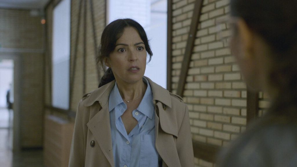 A scene from natflix spanish series Ángela