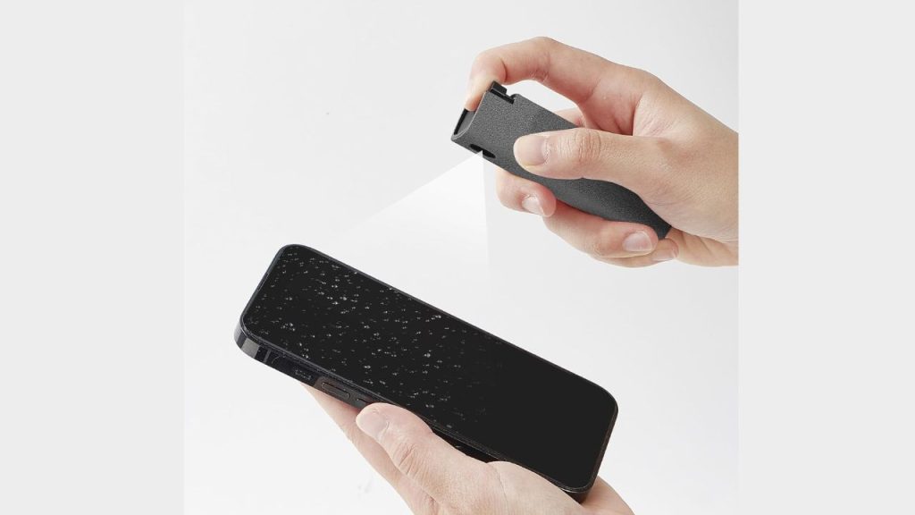 Clear laptop screen after using YTT Mist Cleaner with anti-static finish