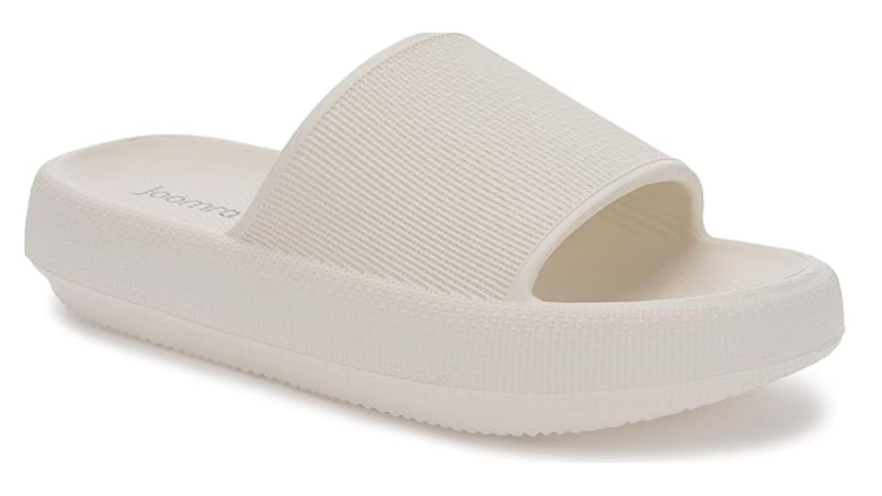 Joomra Pillow Slippers front view soft cushioned design for women