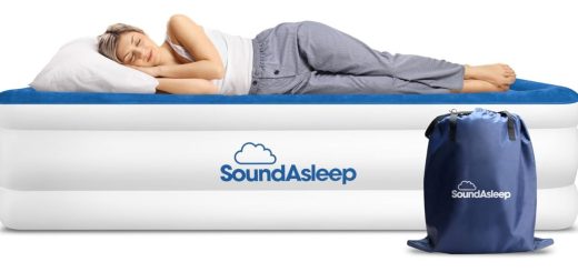 Air mattress with built-in pump for quick 4-minute inflation