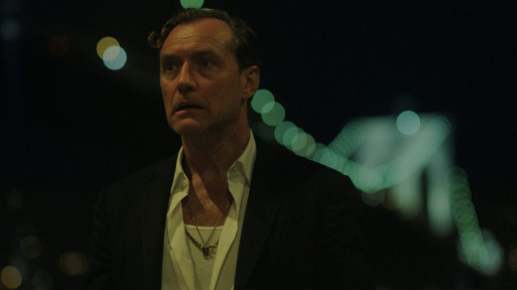 Vince Friedken (Jason Bateman) in tense mode