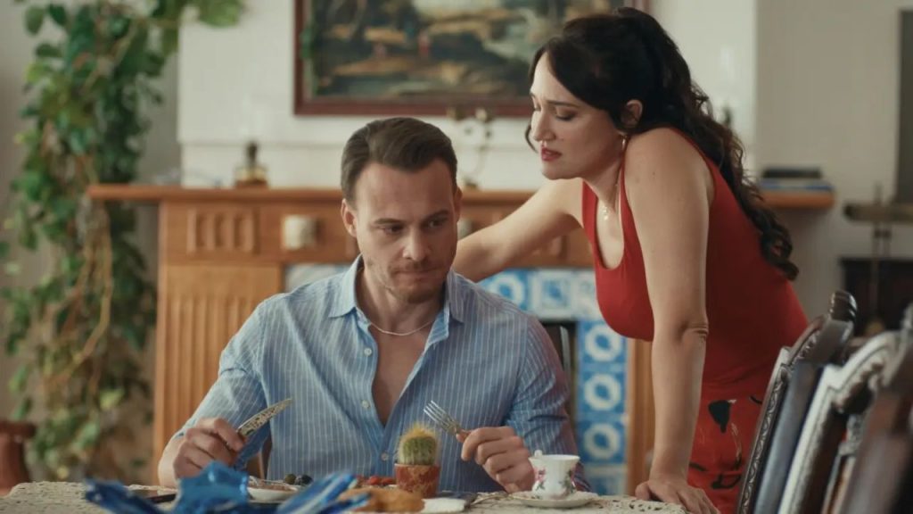 Platonic: Blue Moon Hotel a romantic scene fro netlfix series