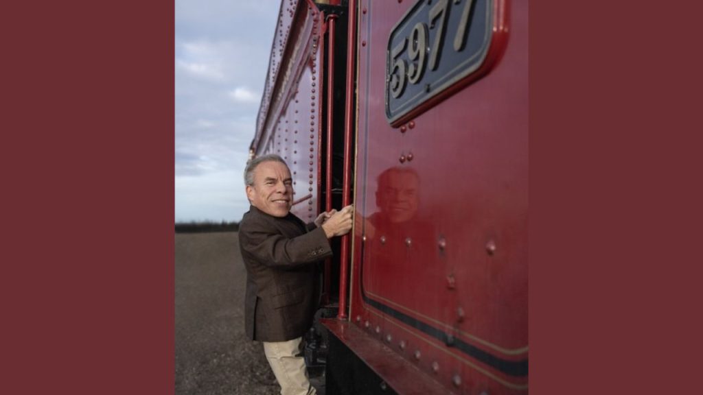 Warwick Davis at Back to Hogwarts announcing his return