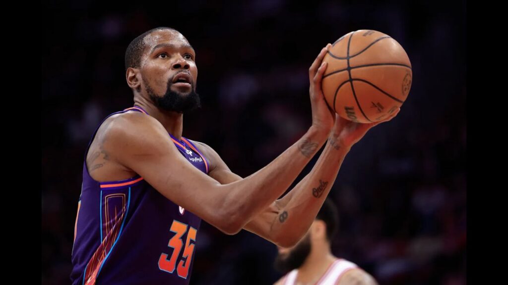 kevin durant playing basketball