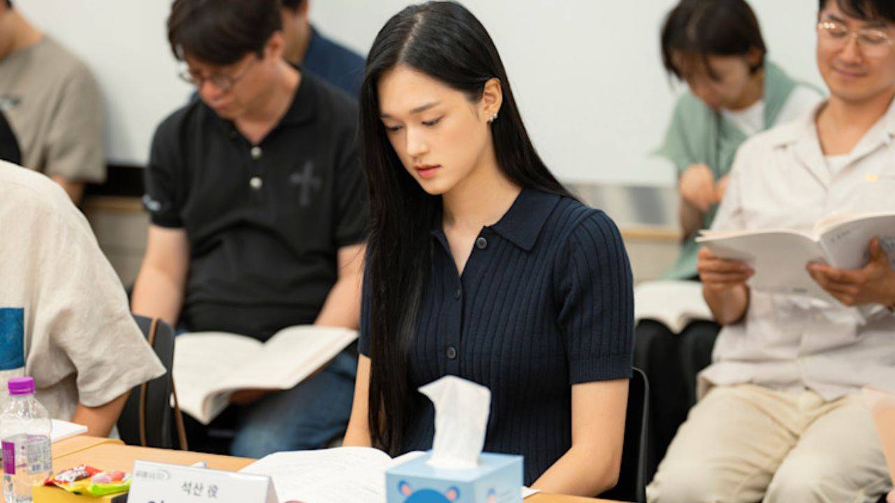 Lee Su-hyun in Grand Galaxy Hotel